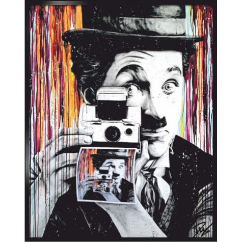 Popart Fotoğraf Çeken Charlie Chaplin 70 cm x 100 Dev Kuşe Poster (silindir kolili kargo ile)